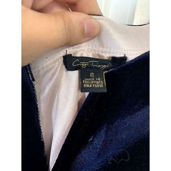 City Triangles Notched Off the Shoulder Blue Velvet Gown With Slit Size 6 - NWT - Picture 8 of 10